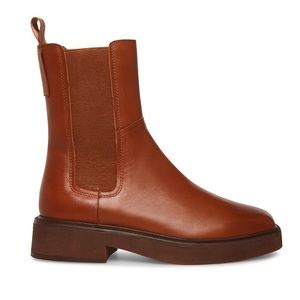 Steve Madden Cognac Watson Chelsea Boots (NWT)